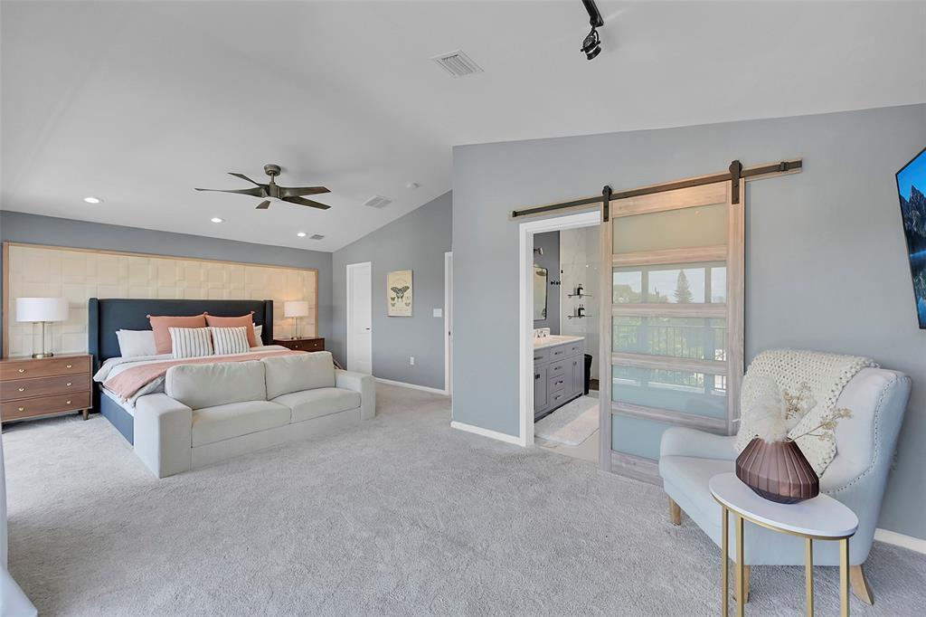 Building Photo - 640 NE 17th Way