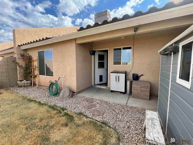 Building Photo - 9027 E 31st Ln