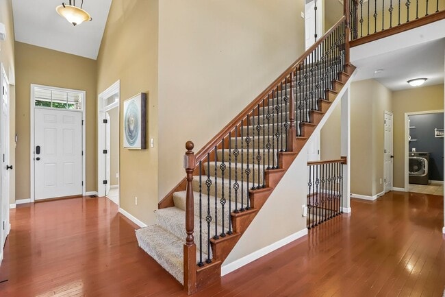 Building Photo - Executive Lease Opportunity - 4 Bed 3 Bath