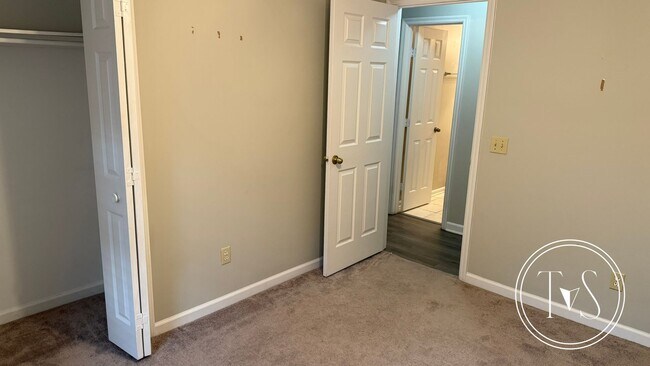 Building Photo - RATE DROP ALERT! (was $1800/month)