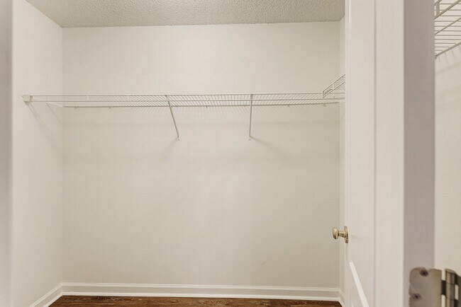 Building Photo - 334 Earnhardt Dr