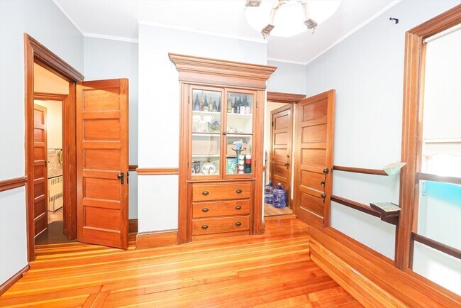 Building Photo - 19 Burton Terrace