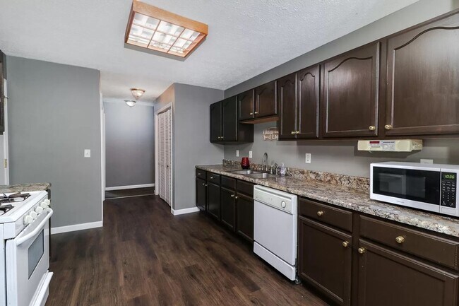 Building Photo - 1622 Iowa St