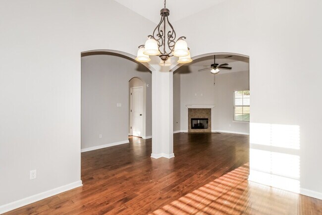 Building Photo - 6156 Trail Creek Ln