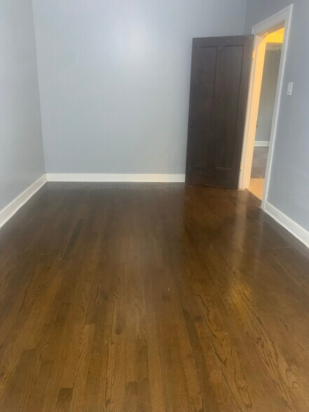 Building Photo - 8433 S Green St