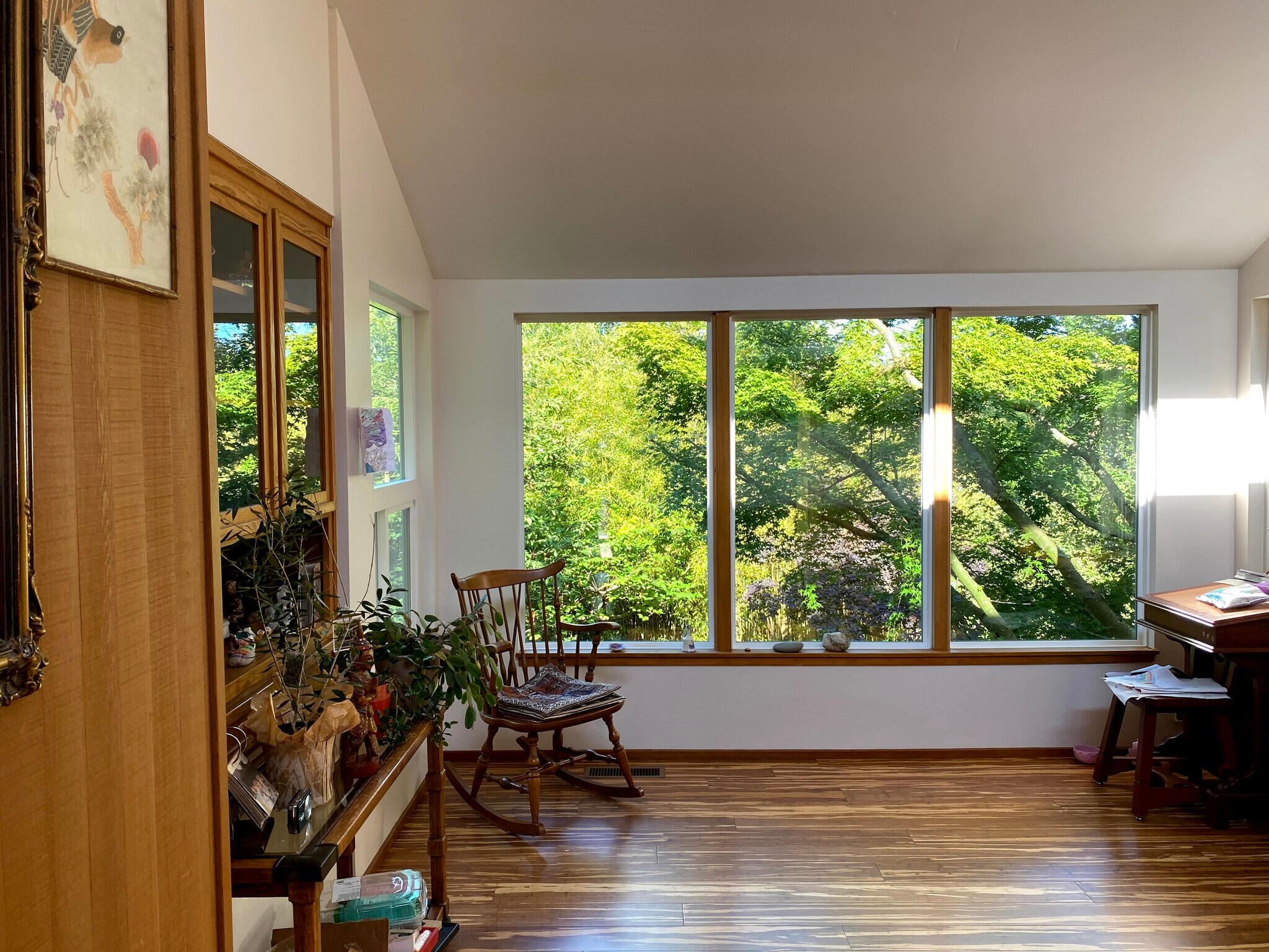 Main floor play room - 1647 Jeannette Plz NW