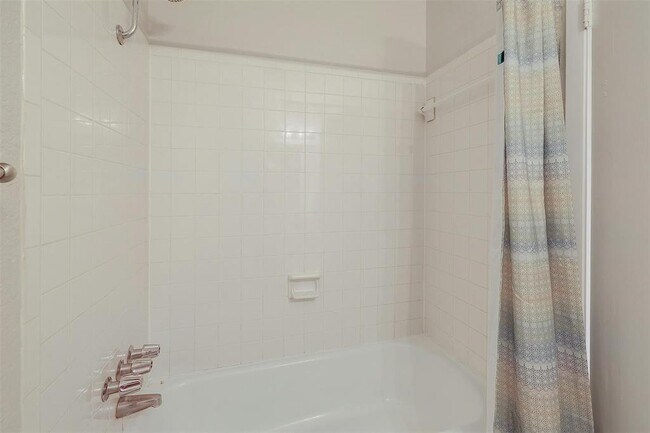 Building Photo - 5808 Emerald Forest Dr