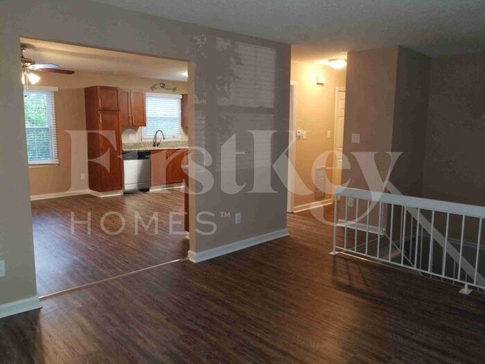 Building Photo - 1231 Springhill Rd