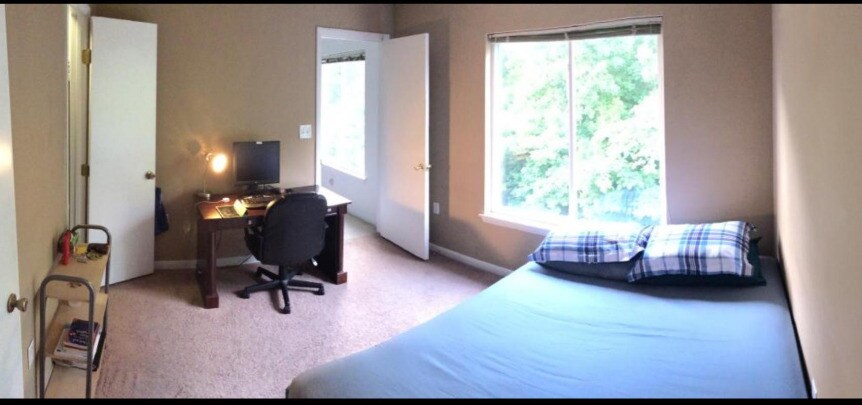 Building Photo - 1420 Collegiate Cir