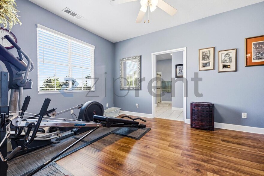 Building Photo - 47298 Twin Pines Rd