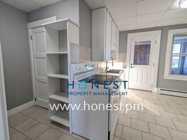 Building Photo - 73 Kennedy Memorial Dr