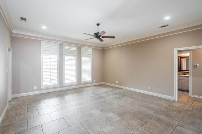 Building Photo - 3 Chambord Dr