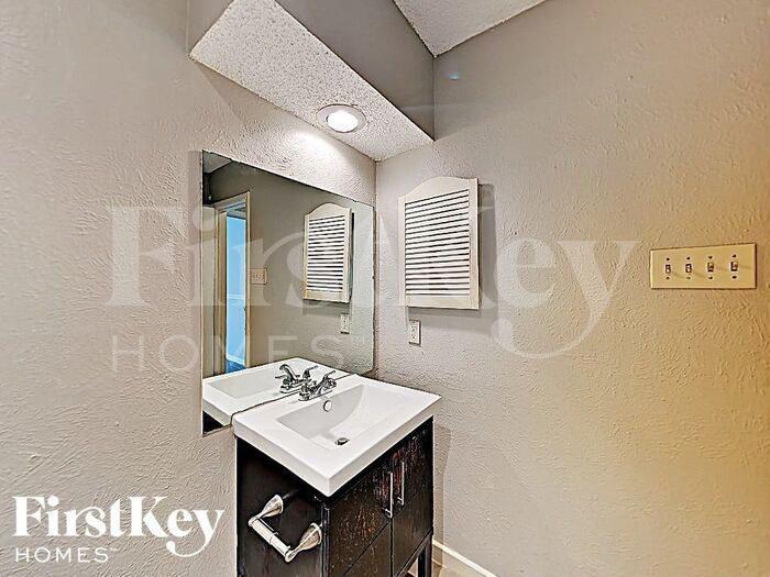 Building Photo - 7505 Evergreen Dr