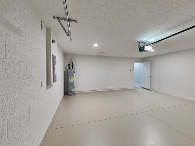 Building Photo - 238 W Ruska Pl