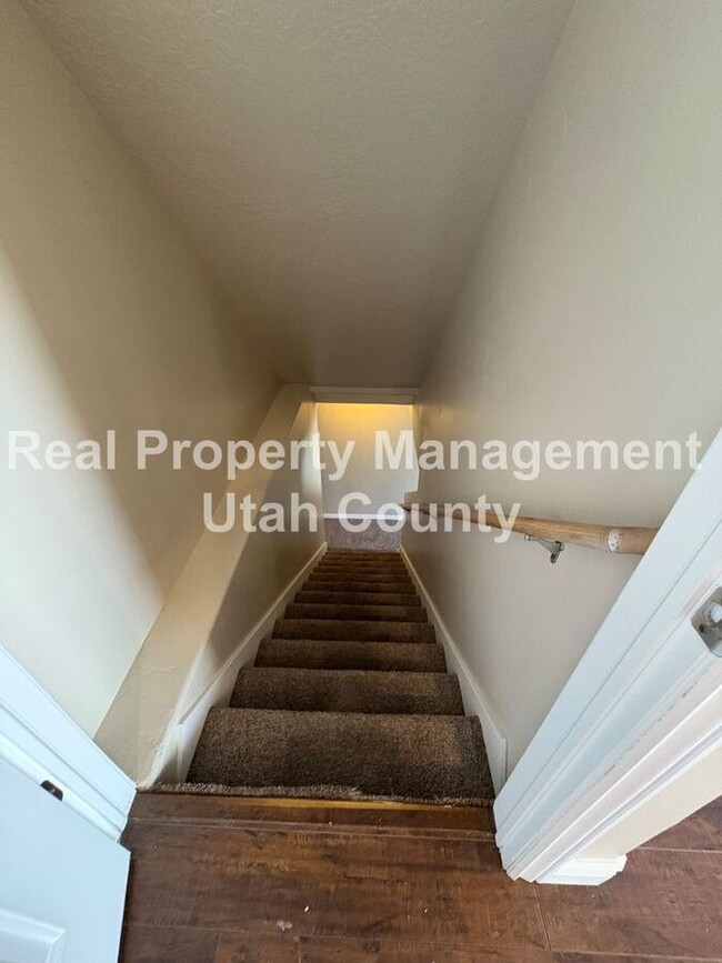 Building Photo - 2477 Garden Dr