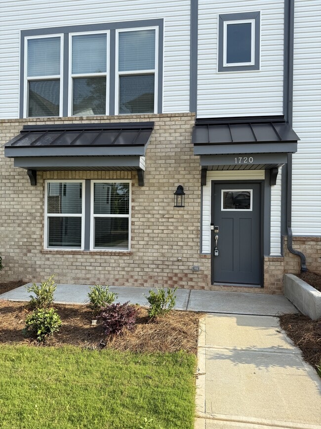 Primary Photo - 1720 Blanche St