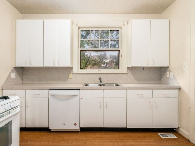 Building Photo - 2086-2090 N 4th St