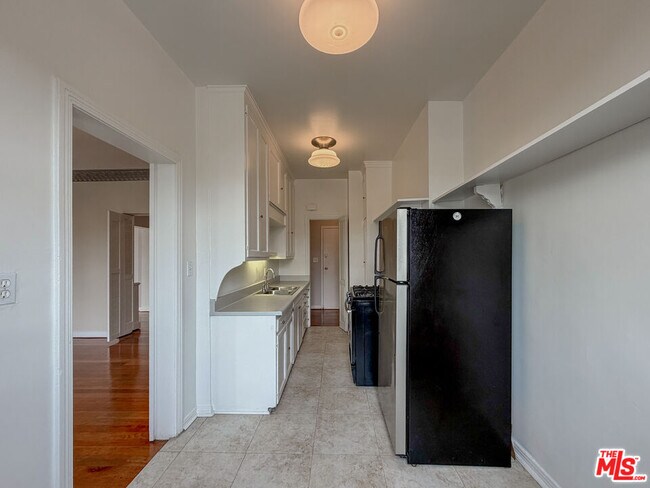 Building Photo - 1314 Hayworth Ave