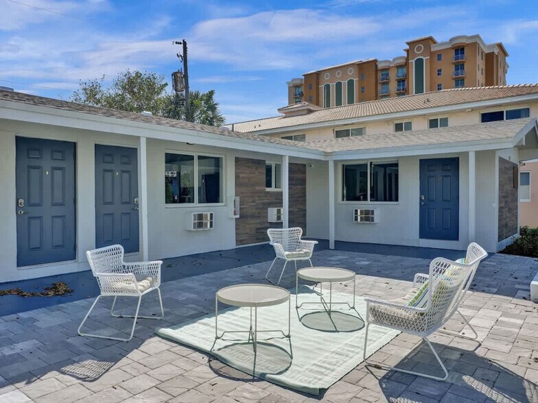 Building Photo - 3204 NE 9th St