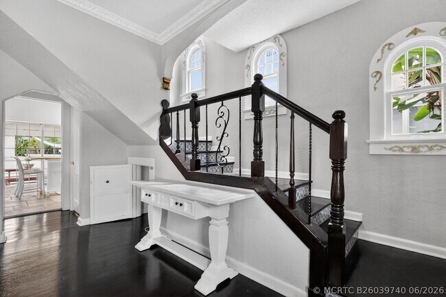 Building Photo - 412 El Prado