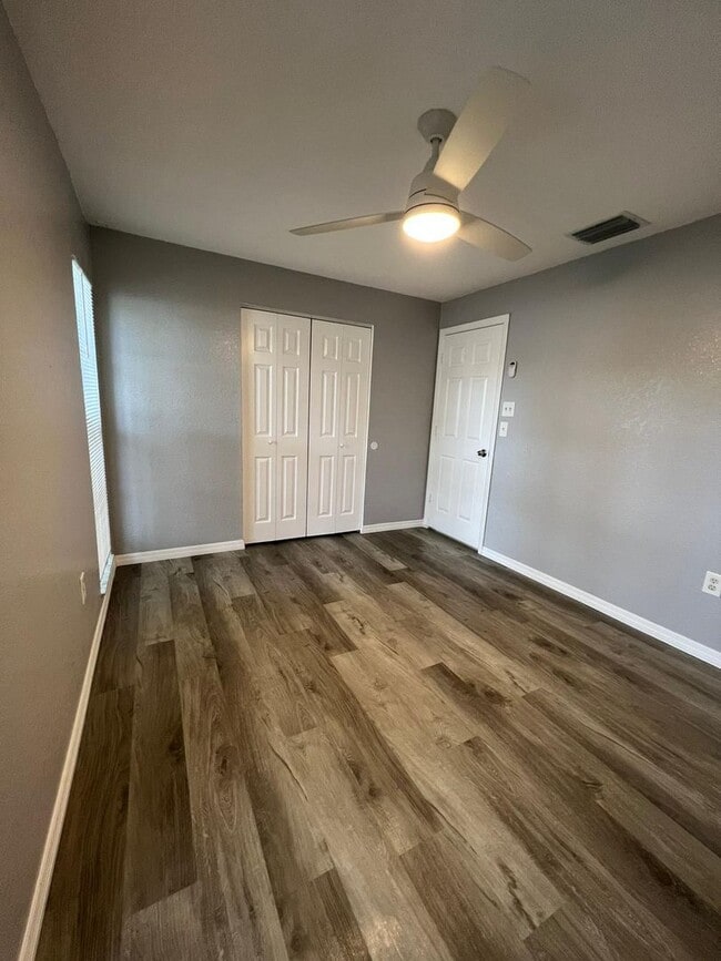 Building Photo - UPDATED 2/1 Home Available now!