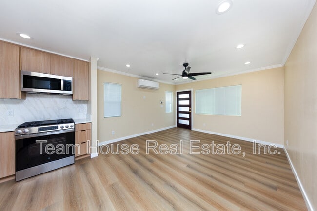 Building Photo - 7671 Quakertown Ave