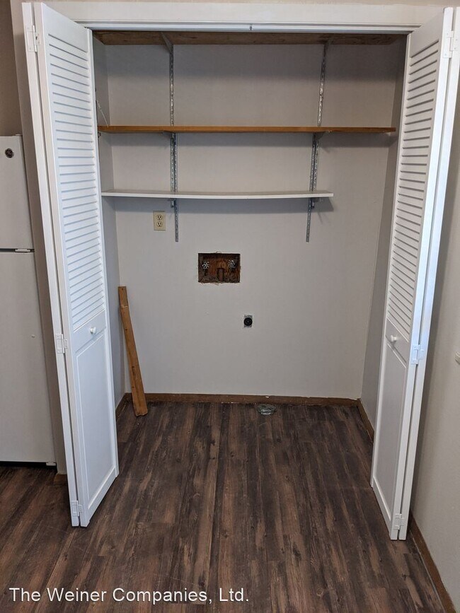 Building Photo - 310 W Washington St