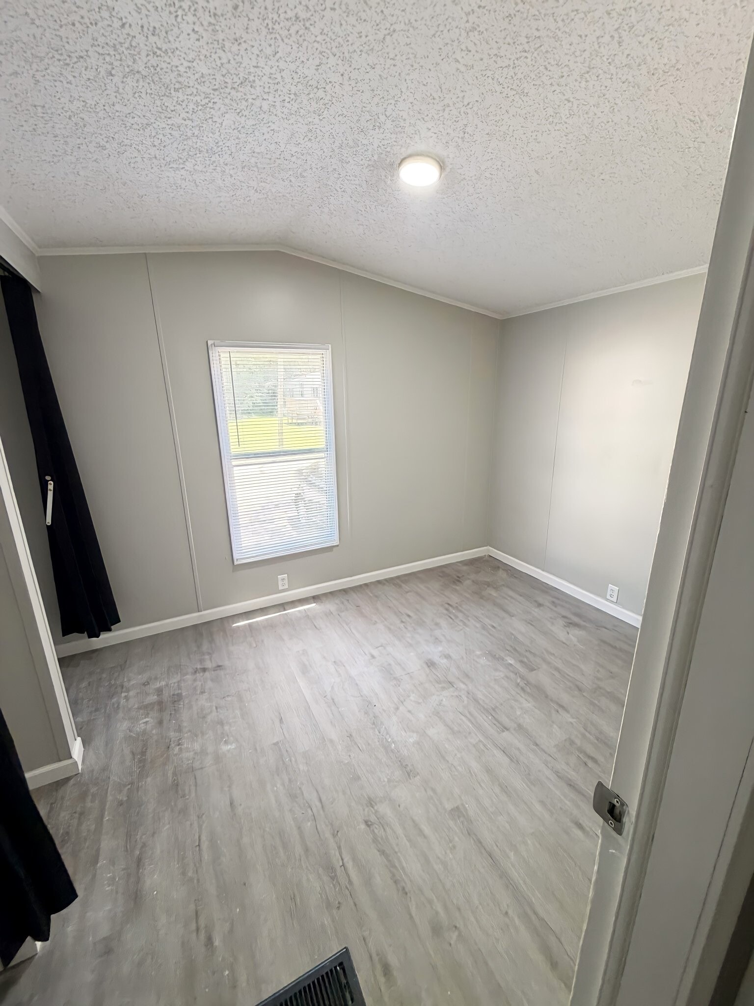 Building Photo - 74 Deerwood Park
