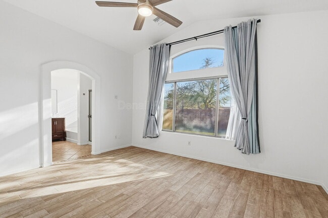 Building Photo - 7159 S Providence Dr