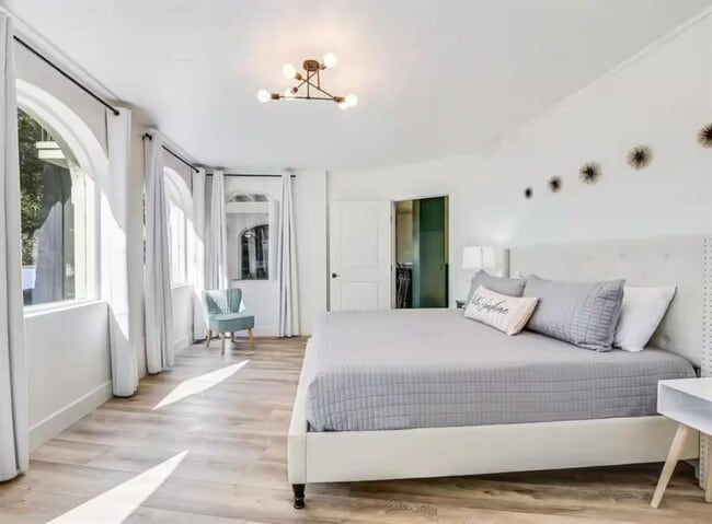 Building Photo - 1263 Terminal Loop Rd