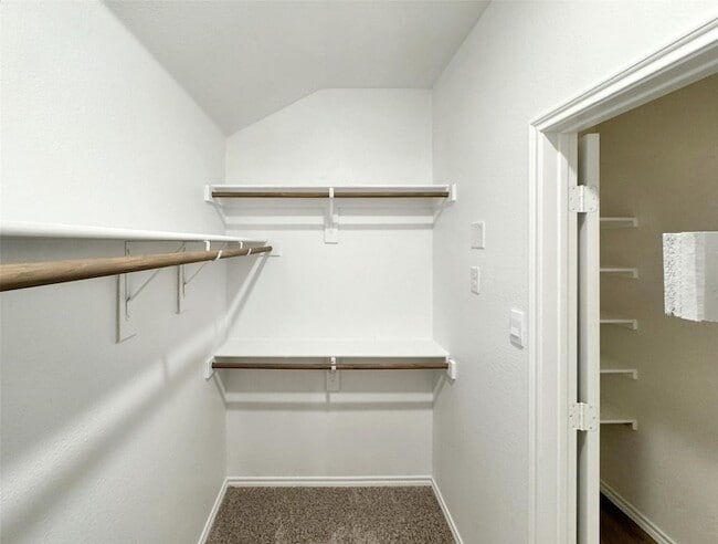 Building Photo - 810 Shear Dr