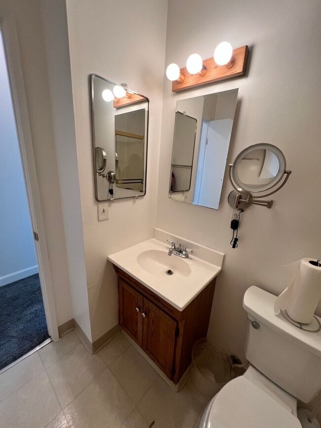 Building Photo - Spacious 2-Story House in Whittier