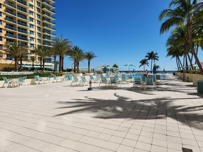 pool deck - 2501 S Ocean Dr