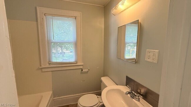 Building Photo - 1083 Stroman Ave