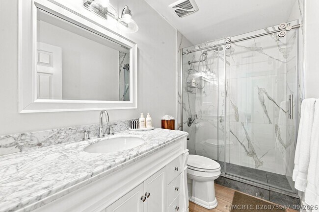Building Photo - 14902 Paddock Dr