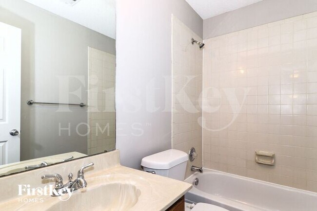 Building Photo - 2439 Dove Glen Cove