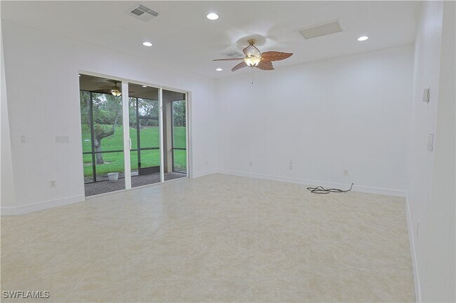 Building Photo - 10391 Carolina Willow Dr