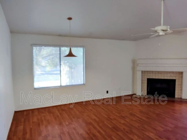 Building Photo - 510 W Sereno Dr