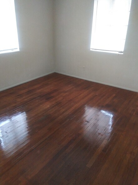 Building Photo - 2139 Spring Park Rd