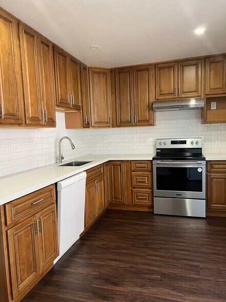 Building Photo - 1737 Noranda Dr
