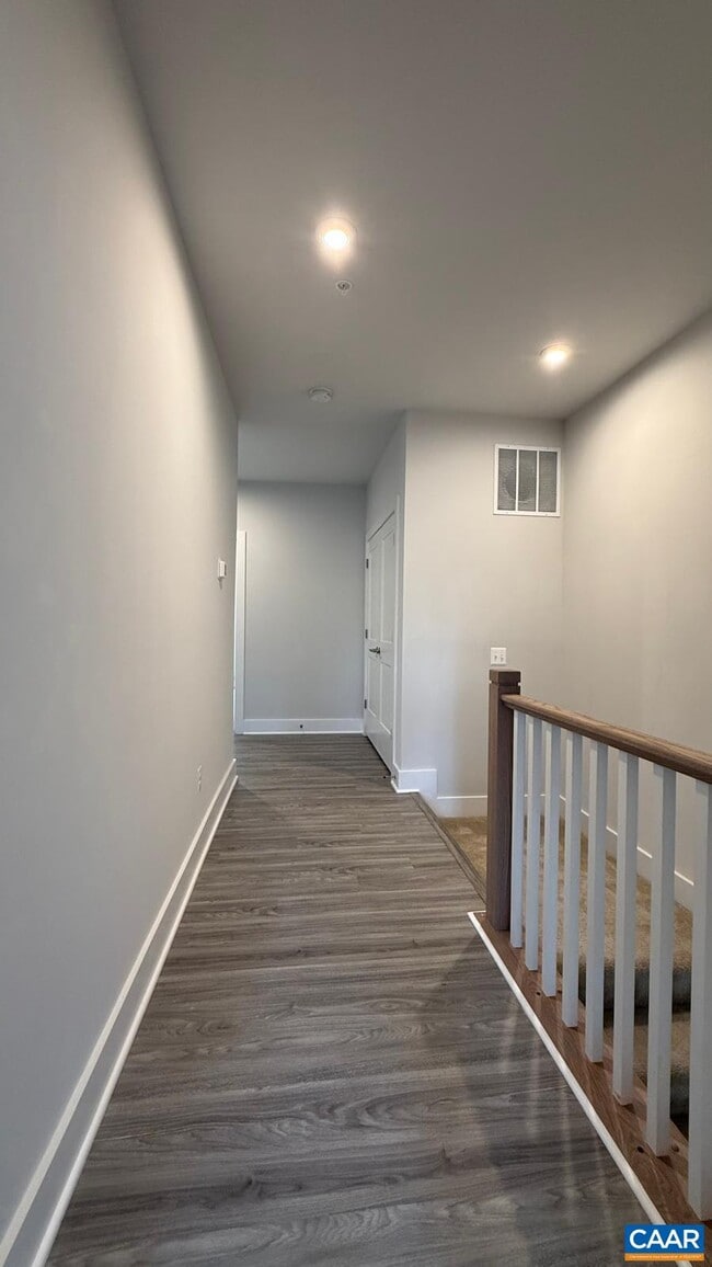 Building Photo - 628 Noush Ct