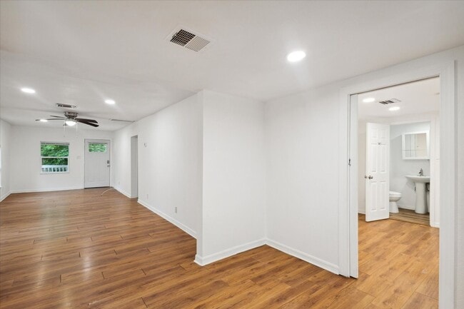 Building Photo - 20031 Oakdale Ave