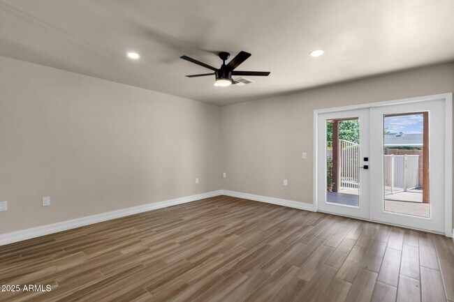 Building Photo - 4913 E Acoma Dr