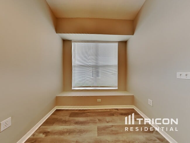Building Photo - 4330 Marchmont Blvd