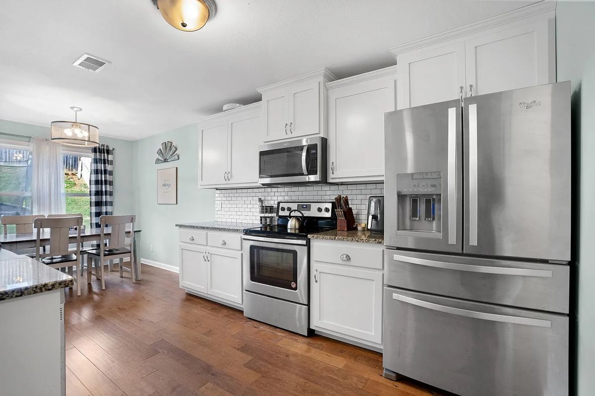 Building Photo - 1379 Freedom Dr