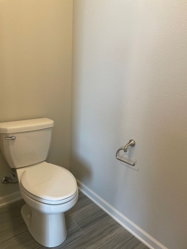 Building Photo - 4 Bed 2.5 Bath Home! Located near the Ridgefield Outdoor Recreation Center, equestrian facilities...