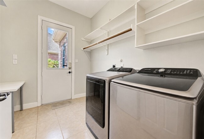 Building Photo - 11422 Carson Field Ln
