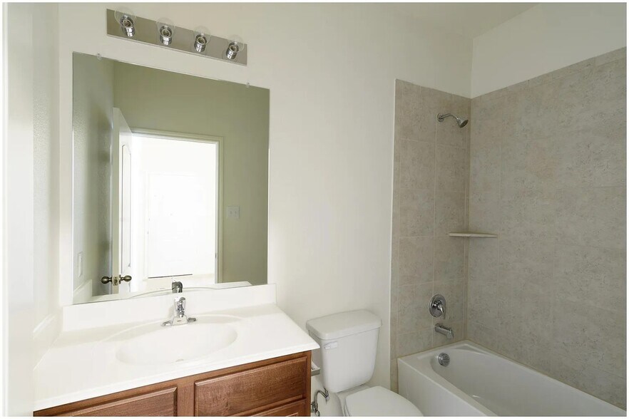 Building Photo - 1627 White Mountain Way