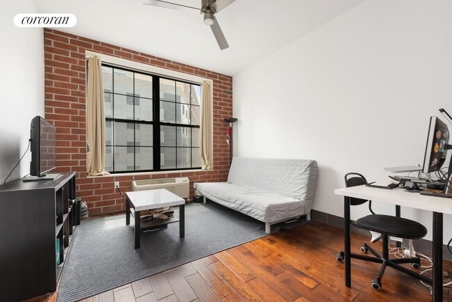 Building Photo - 42-60 Crescent Street 5B