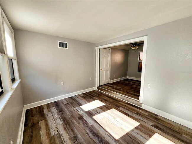 Building Photo - 2801 18th St N